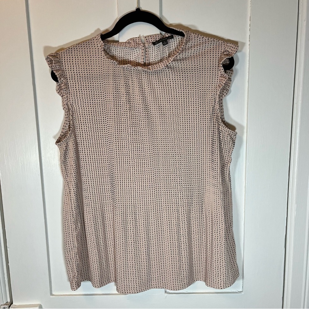 Sleeveless blouse